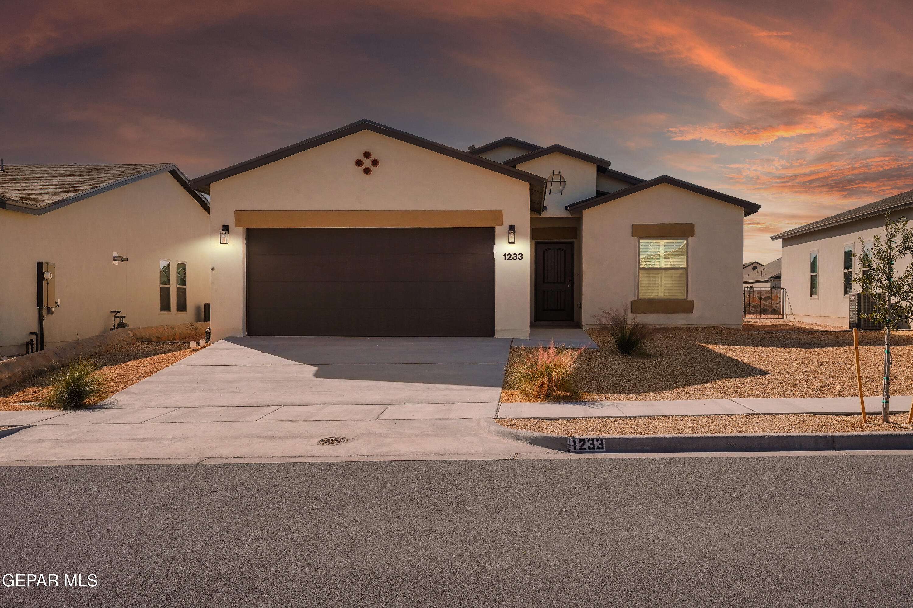 13808 Summer Wave Avenue