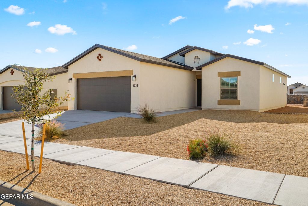 Photo of 13808 Summer Wave Avenue, El Paso, TX 79928 (MLS # 941345)