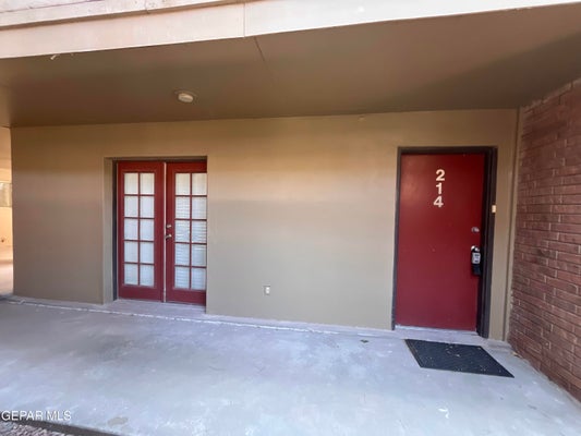 4433 N STANTON ST APT 214, EL PASO, TX 79902 - Image 24067f5cc1192cbb3e8d4b79d86e5d6f/387216392