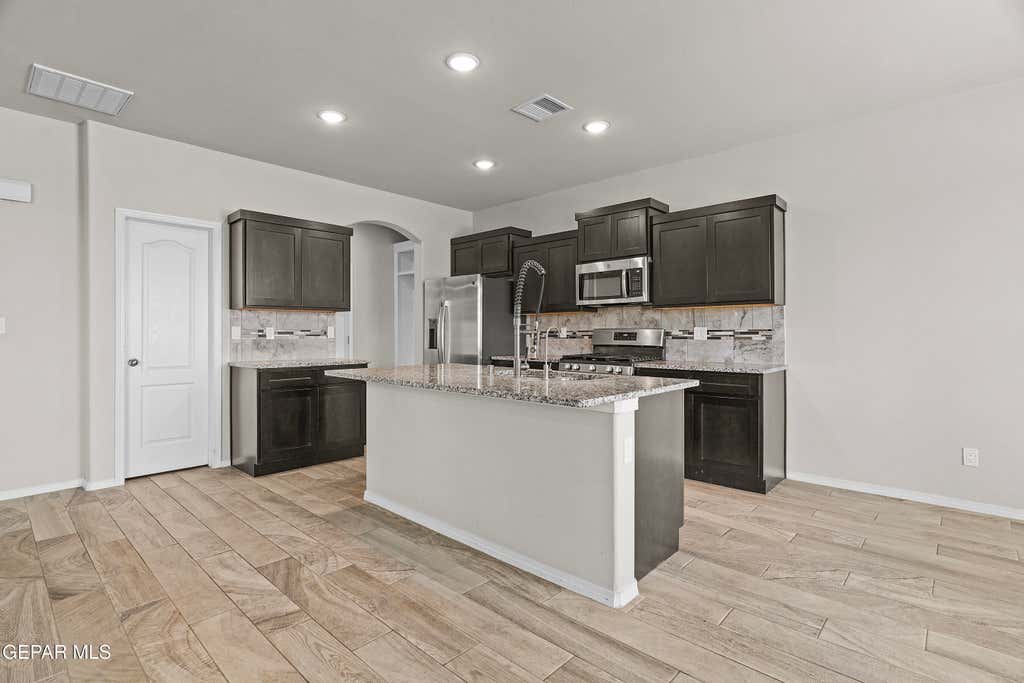 Photo of 7401 EAGLE VISTA Drive, El Paso, TX 79911 (MLS # 948071)
