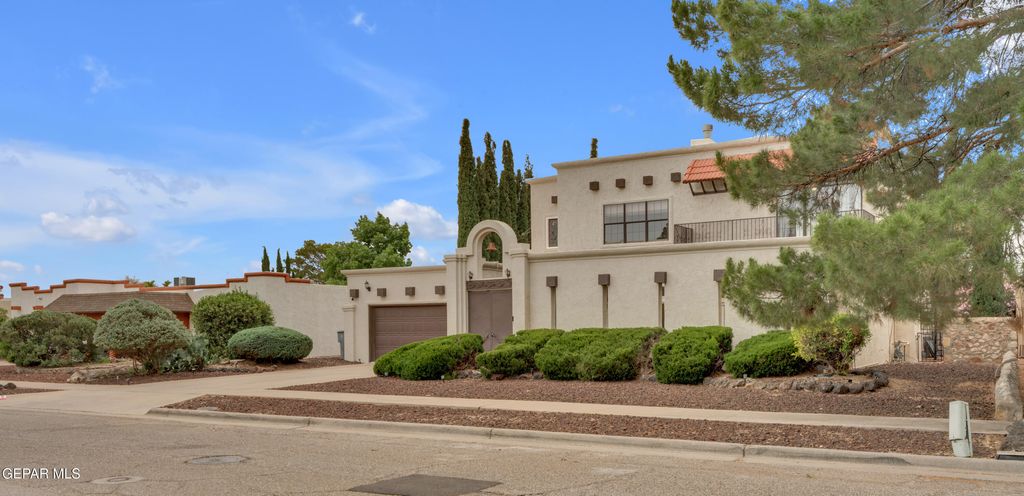 Photo of 425 VALPLANO Drive, El Paso, TX 79912 (MLS # 943433)