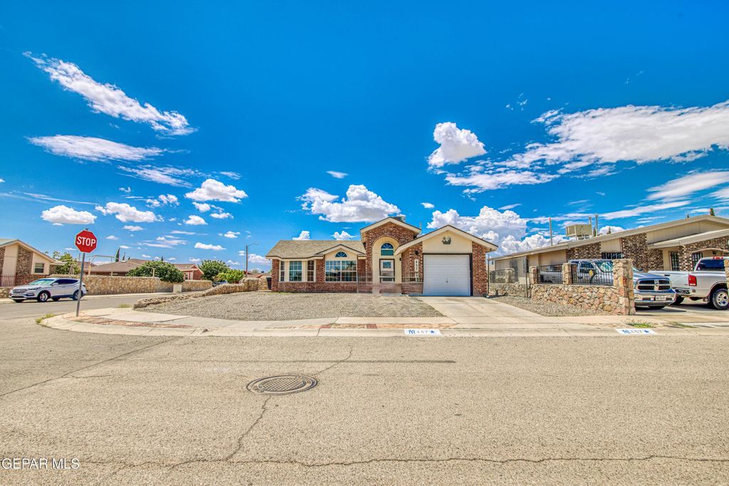 Photo of 457 VON BARGEN Drive, Horizon City, TX 79928 (MLS # 941094)