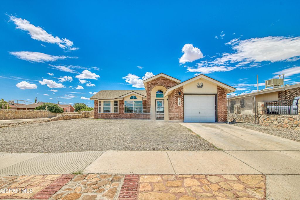 Photo of 457 VON BARGEN Drive, Horizon City, TX 79928 (MLS # 941094)
