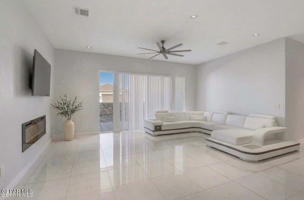 Photo of 1847 CIMARRON PARK Drive, El Paso, TX 79911 (MLS # 937882)