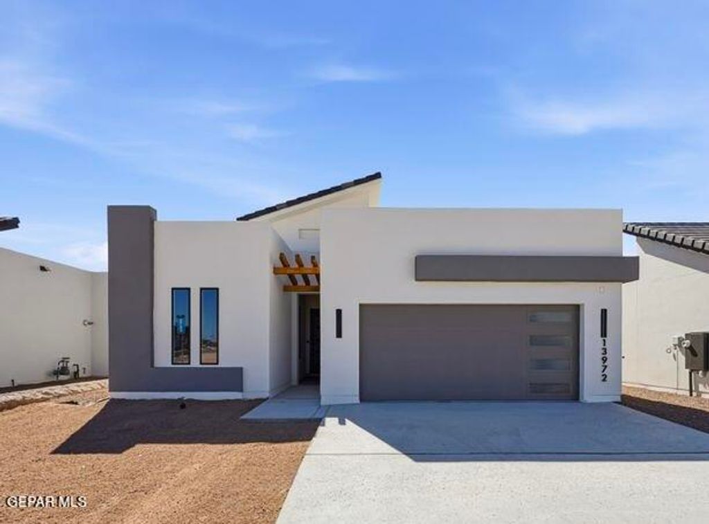 Photo of 13972 Paseo Central Avenue, Horizon City, TX 79928 (MLS # 939837)