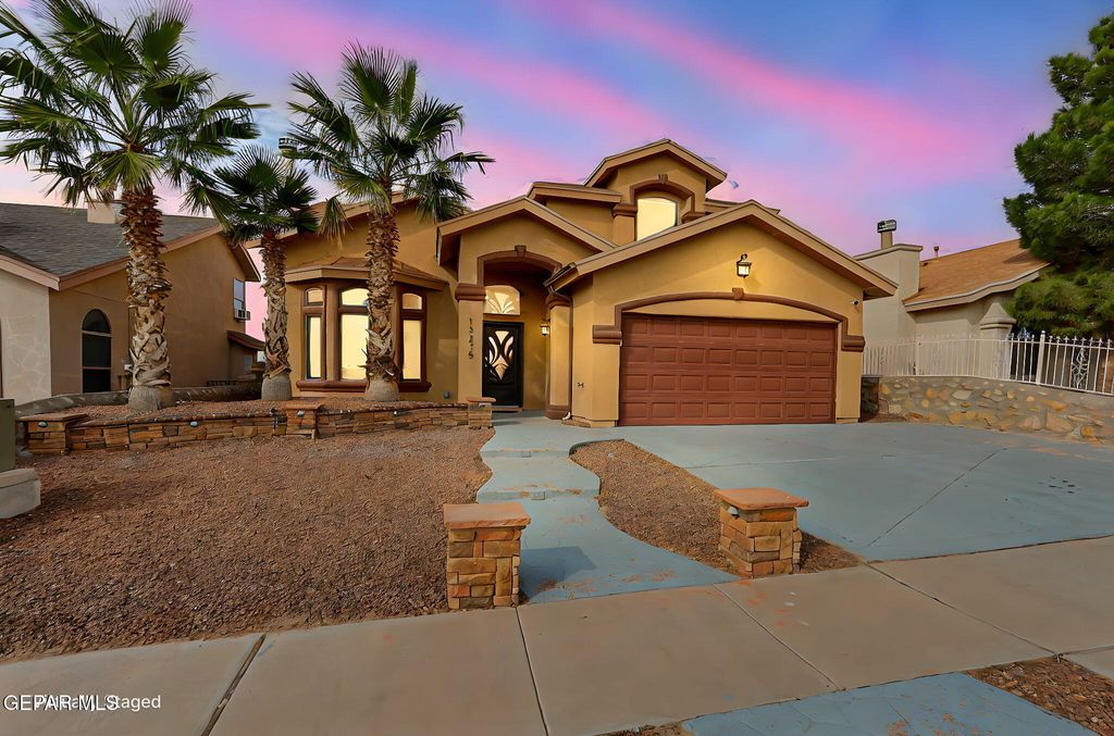 Photo of 13275 EMERALD HILLS Street, Horizon City, TX 79928 (MLS # 938190)