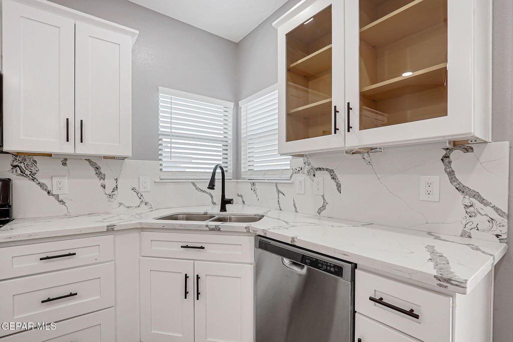 Photo of 13275 EMERALD HILLS Street, Horizon City, TX 79928 (MLS # 938190)