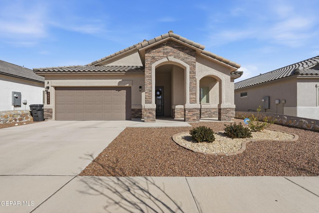 Photo of 13845 Paseo De Loma Court, Horizon City, TX 79928 (MLS # 938631)