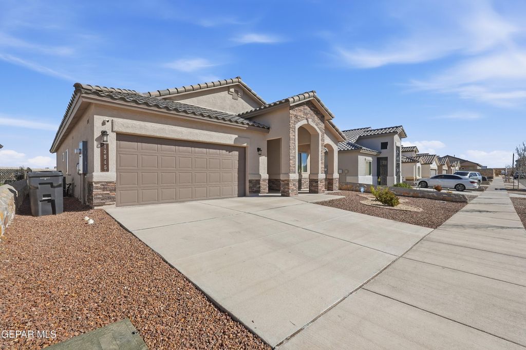 Photo of 13845 Paseo De Loma Court, Horizon City, TX 79928 (MLS # 938631)