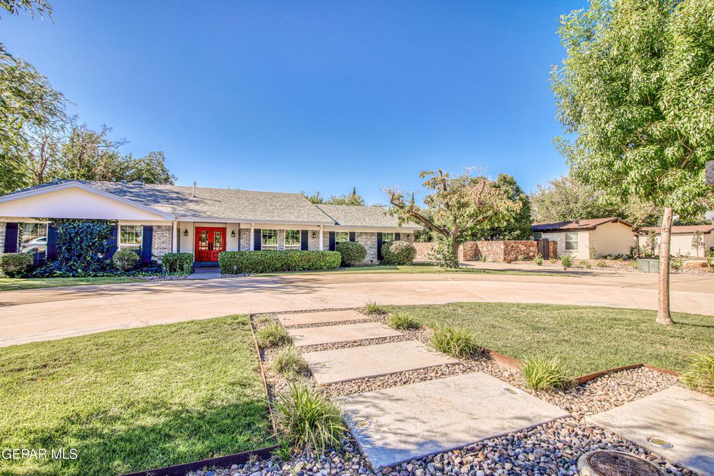 Photo of 716 MEADOWLARK Drive, El Paso, TX 79922 (MLS # 941492)