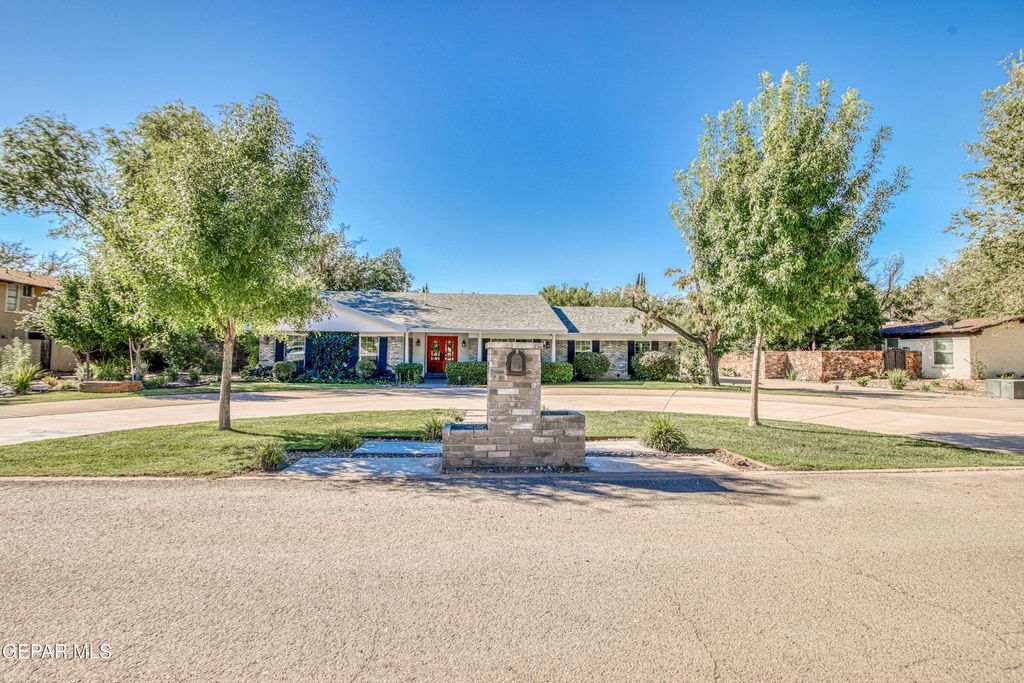Photo of 716 MEADOWLARK Drive, El Paso, TX 79922 (MLS # 941492)