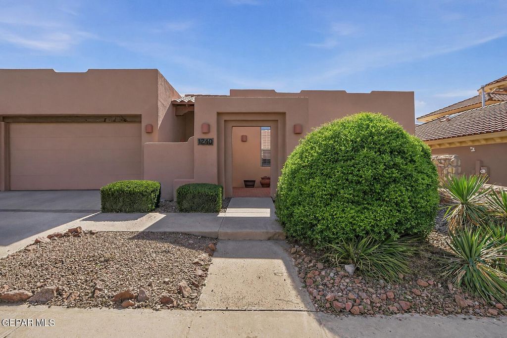 Photo of 1240 CALLE LAGO Drive, El Paso, TX 79912 (MLS # 938016)