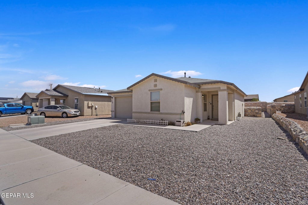 Photo of 712 Nuevo Desierto Drive, Horizon City, TX 79928 (MLS # 950861)