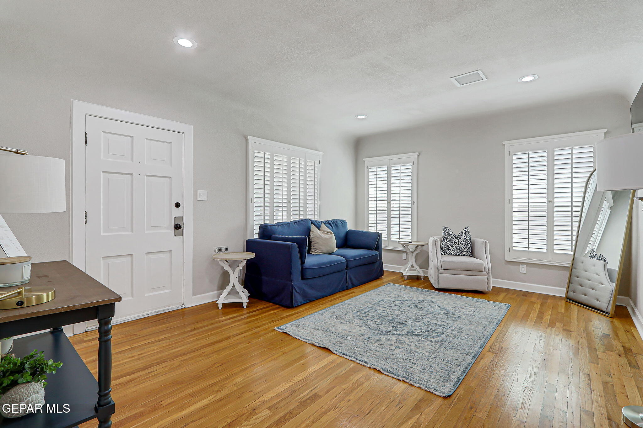 3511 MURRAY Place