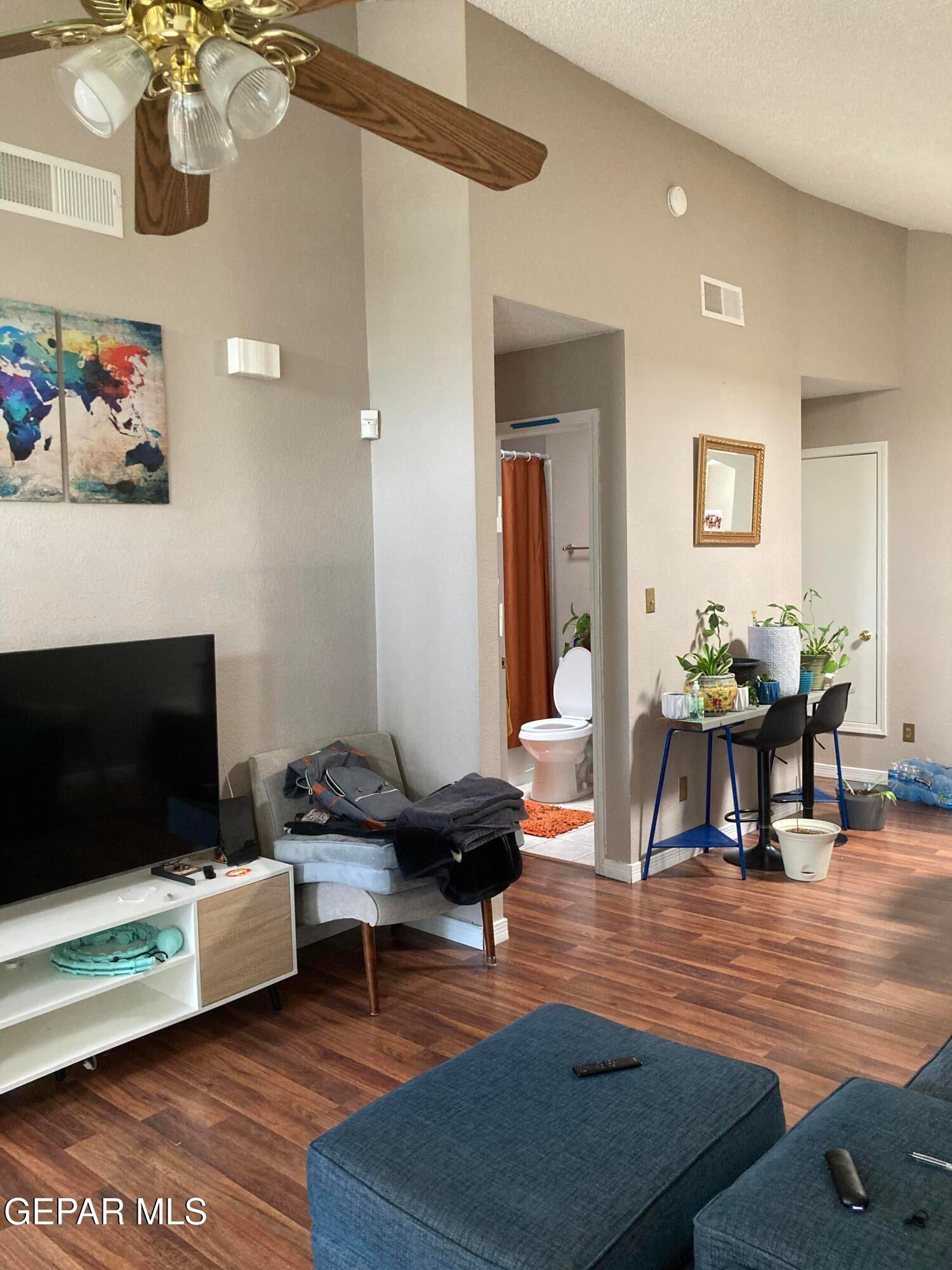 9145 BUR OAK Circle