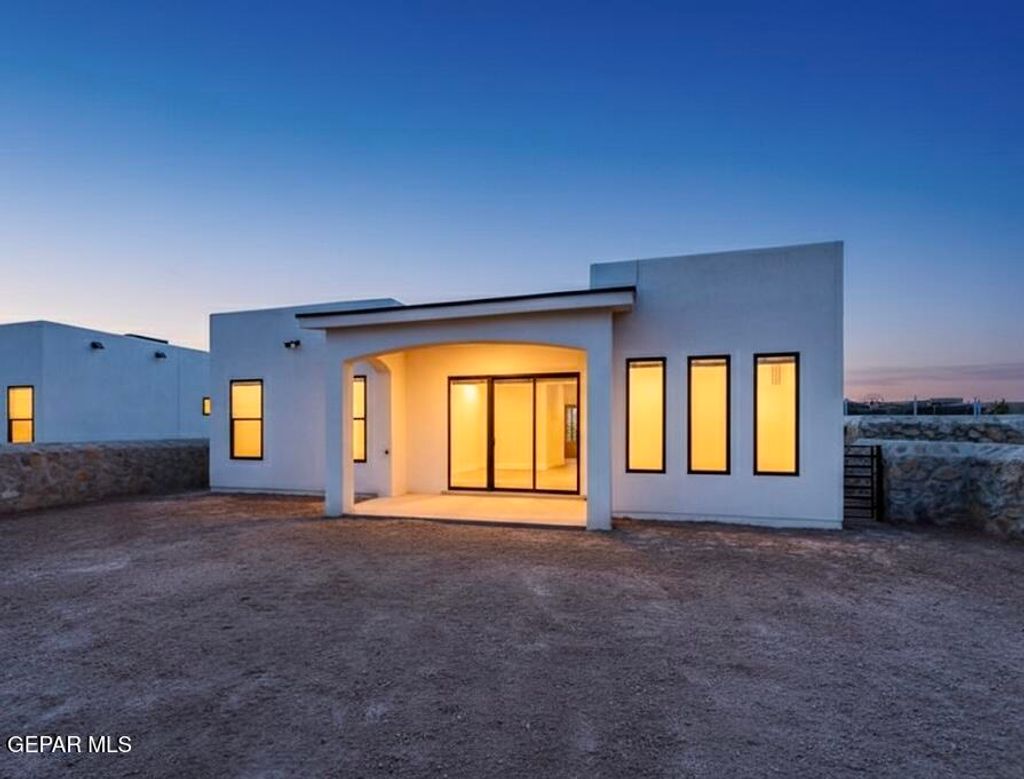 Photo of 13249 Verwood Drive, Horizon City, TX 79928 (MLS # 932076)