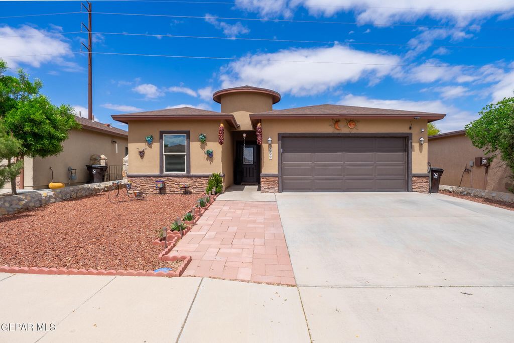 Photo of 5864 E MEGAN Street, Santa Teresa, NM 88008 (MLS # 941807)