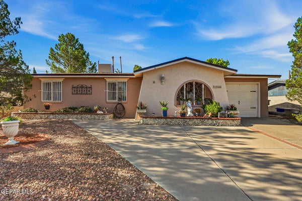 10444 TOMWOOD AVE, EL PASO, TX 79925 - Image 2a21dddaf8fdf3d0e1a93449d507ea45/4256845892
