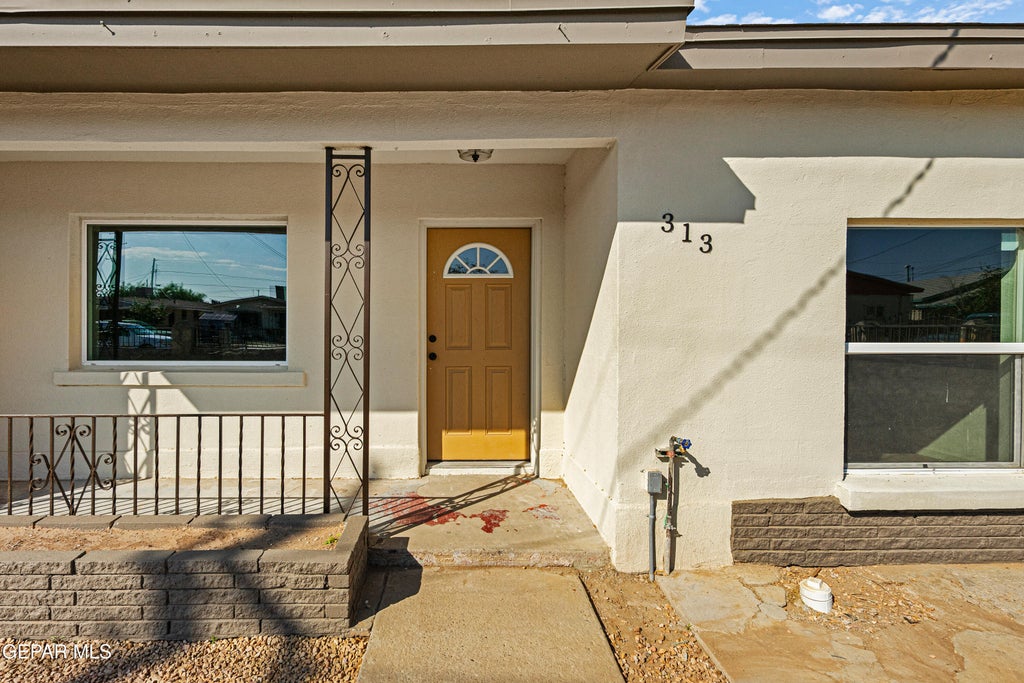 Photo of 313 FRANCIS Street, El Paso, TX 79905 (MLS # 953130)