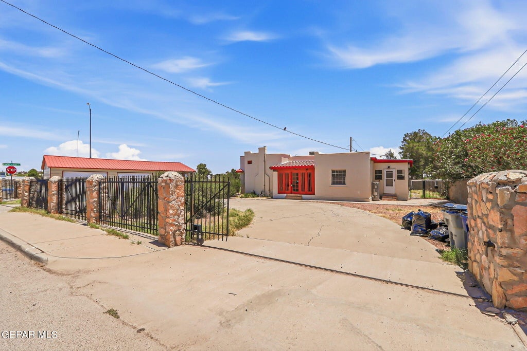 Photo of 510 Mockingbird Road, El Paso, TX 79907 (MLS # 945796)