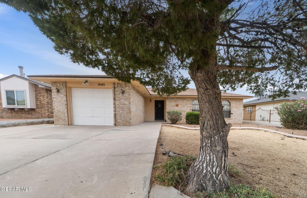 Photo of 1545 SIERRA BONITA Drive, El Paso, TX 79936 (MLS # 943471)