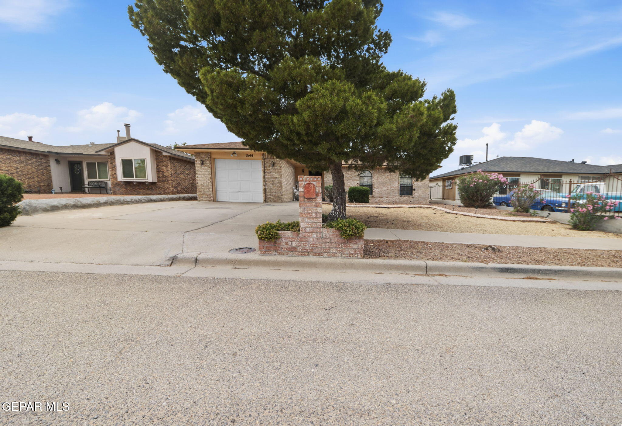 1545 SIERRA BONITA Drive