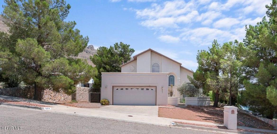 Photo 1 of 14 — 684 MOONDALE Drive, El Paso, TX 79912