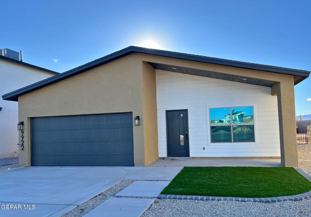 Photo of 9922 Marisabel Place, Socorro, TX 79927 (MLS # 940360)