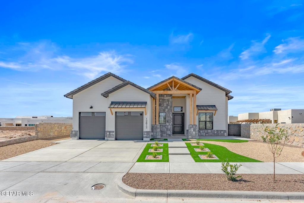 Photo of 13462 Emerald Autumn Lane, Horizon City, TX 79928 (MLS # 947155)