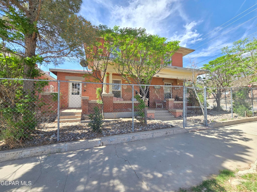 Photo of 1219 N FLORENCE Street, El Paso, TX 79902 (MLS # 947237)