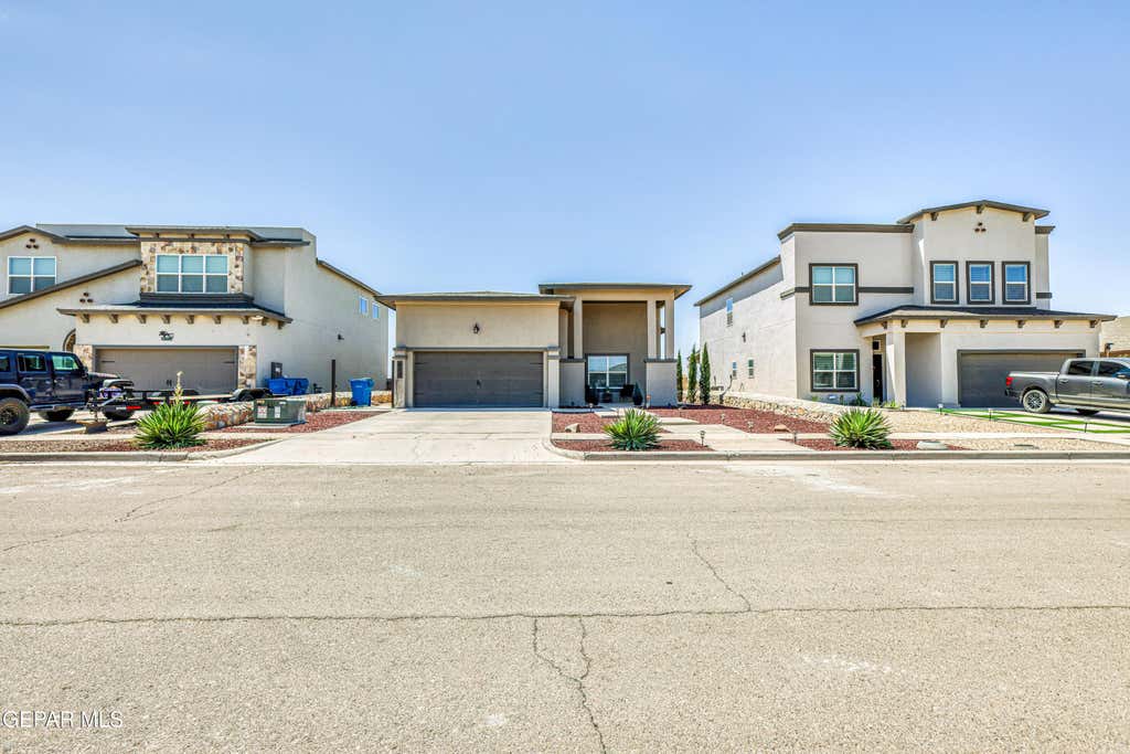 Photo of 412 Villa Sol Court, Socorro, TX 79927 (MLS # 947438)