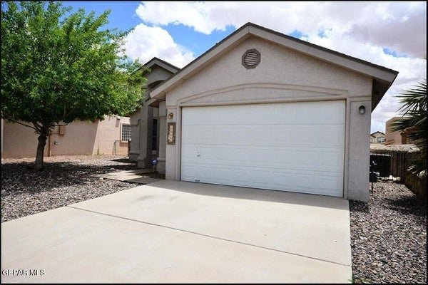 10952 DUSTER DR, EL PASO, TX 79934 - Image 2c32d7bbbfa7700fa6ca0d72bdf5013c/1743095911