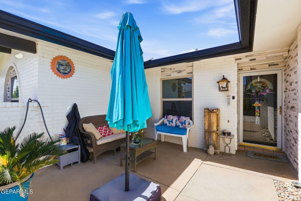 Photo of 309 RIO VERDE Drive, El Paso, TX 79912 (MLS # 940955)