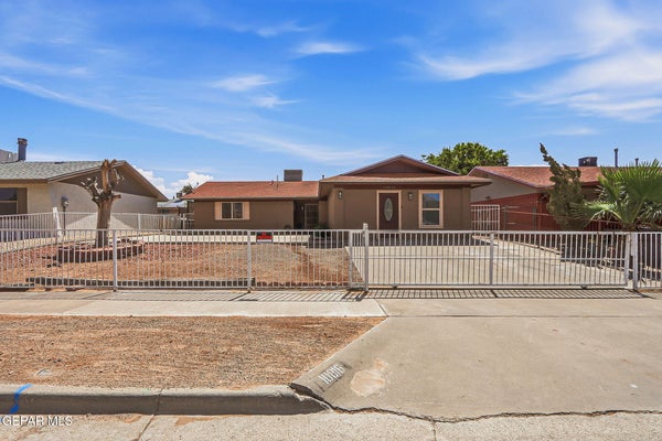 10816 OPALSTONE ST, EL PASO, TX 79924 - Image 2cdc762d94de250b3fc9030e711a81aa/2537336395