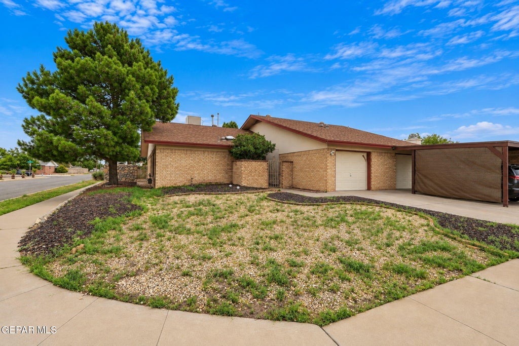 Photo of 10633 JETROCK Drive, El Paso, TX 79935 (MLS # 951909)