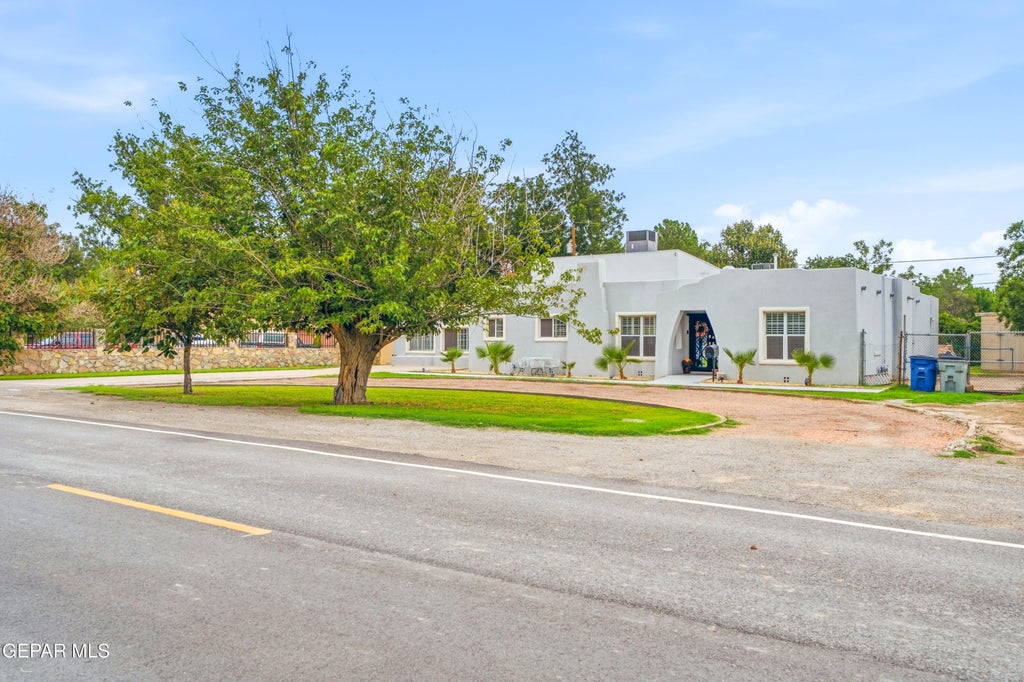 Photo of 7359 FRANKLIN Drive, El Paso, TX 79915 (MLS # 951937)