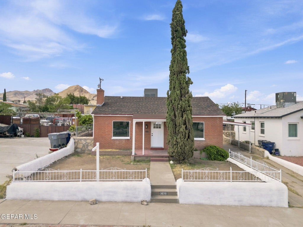 Photo of 3019 FORT Boulevard, El Paso, TX 79930 (MLS # 947787)