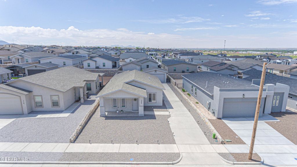 Photo of 546 Spanish Oak Drive, Canutillo, TX 79835 (MLS # 942585)