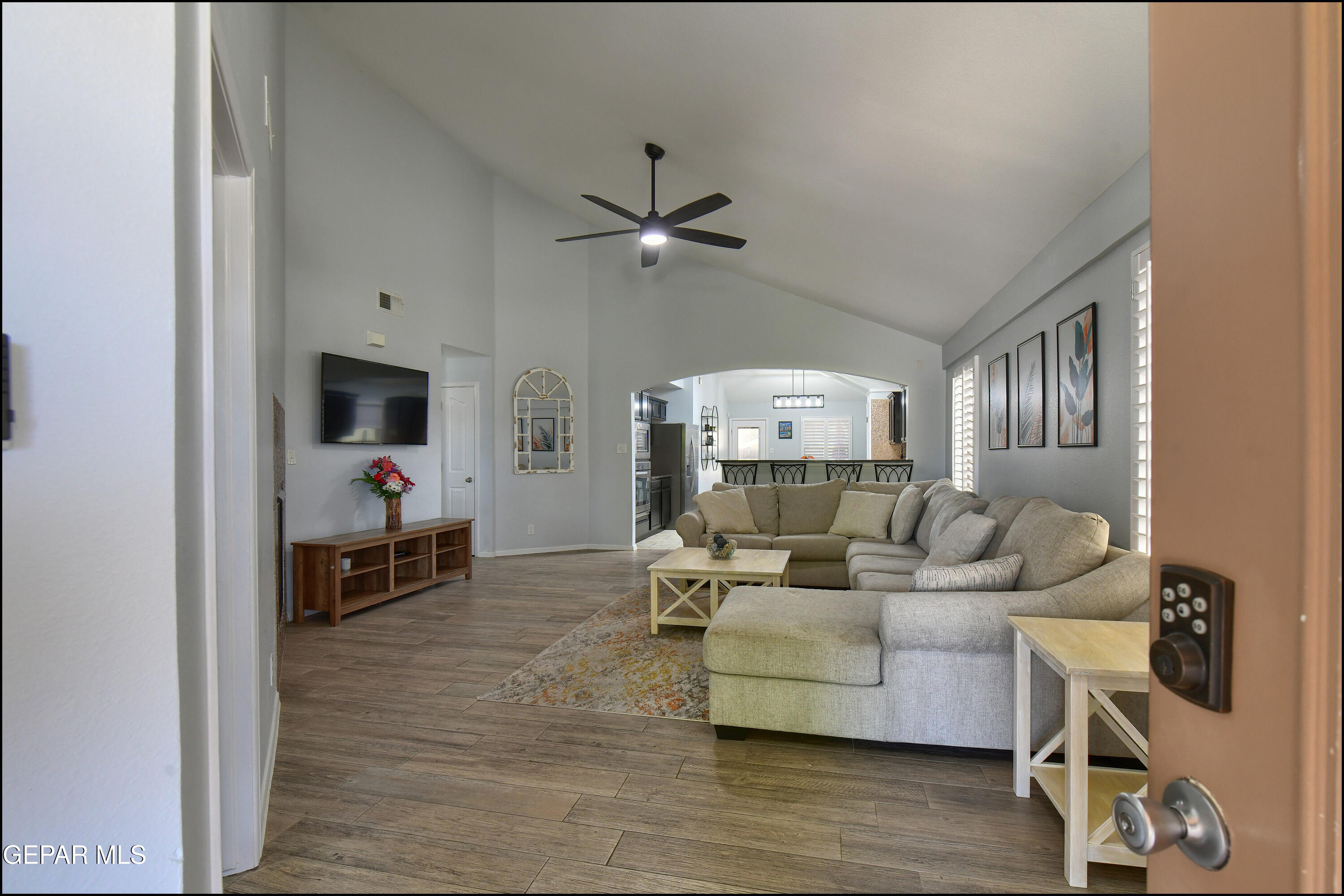 432 SONARAN Court