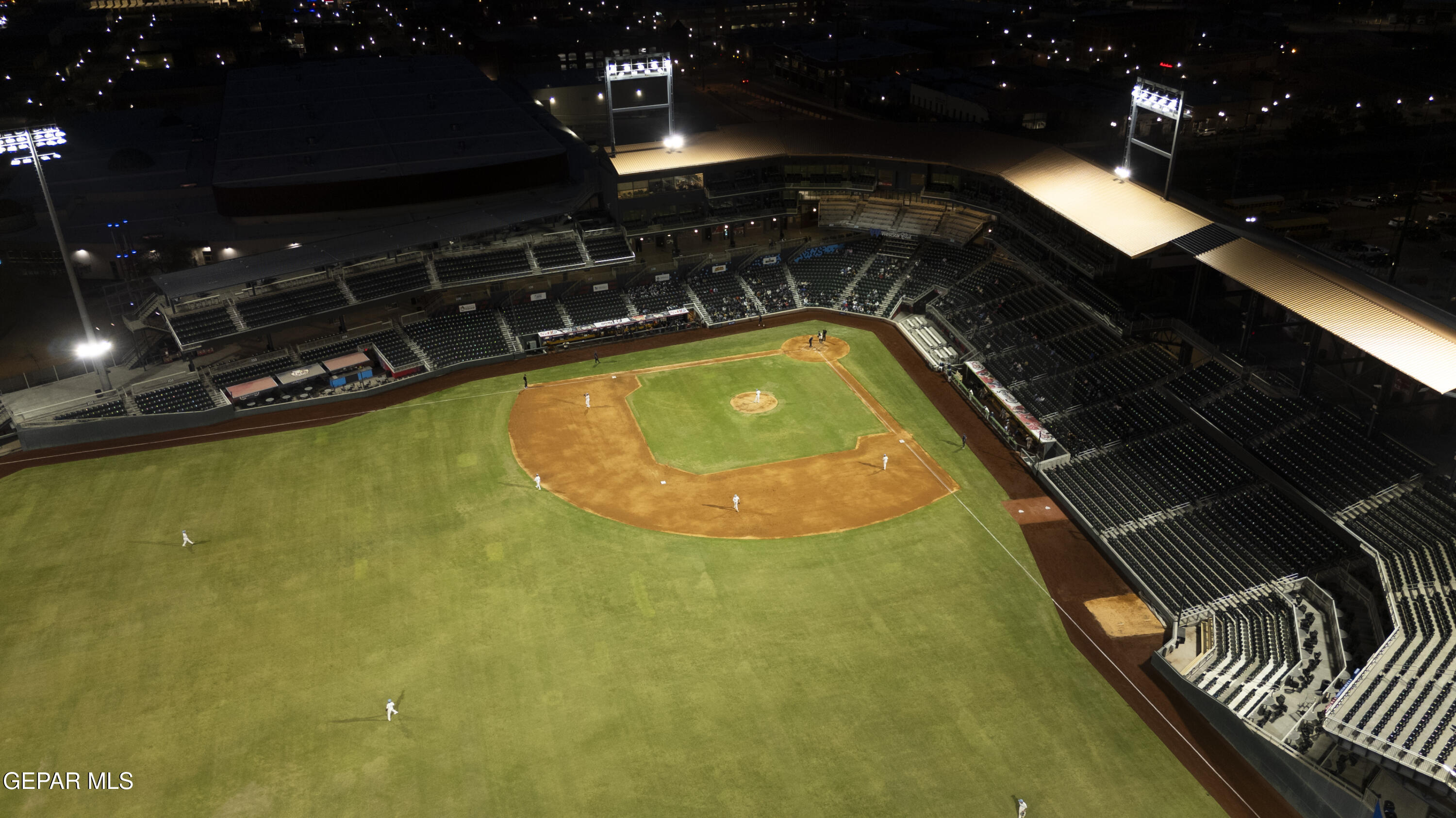 305 W RIO GRANDE Avenue