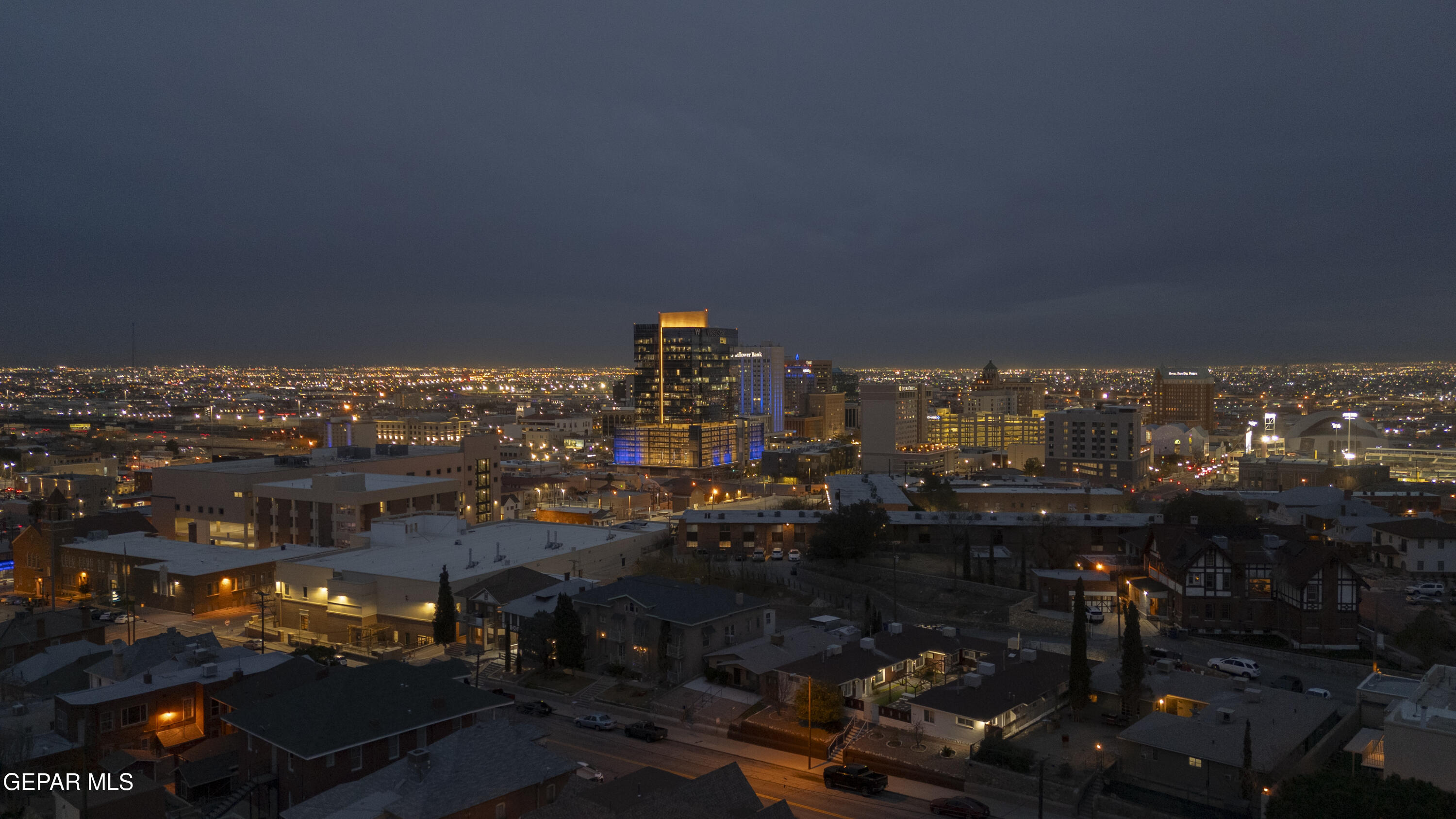 305 W RIO GRANDE Avenue