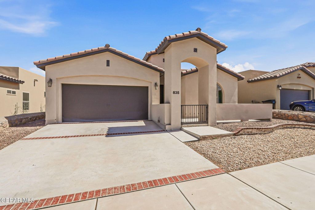 Photo of 835 BRONZE HILL Avenue, Santa Teresa, NM 88008 (MLS # 944068)