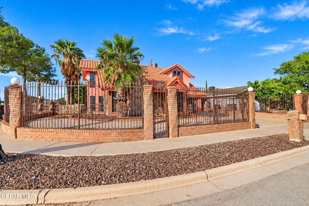 Photo of 11613 JAMES GRANT Drive, El Paso, TX 79936 (MLS # 953665)