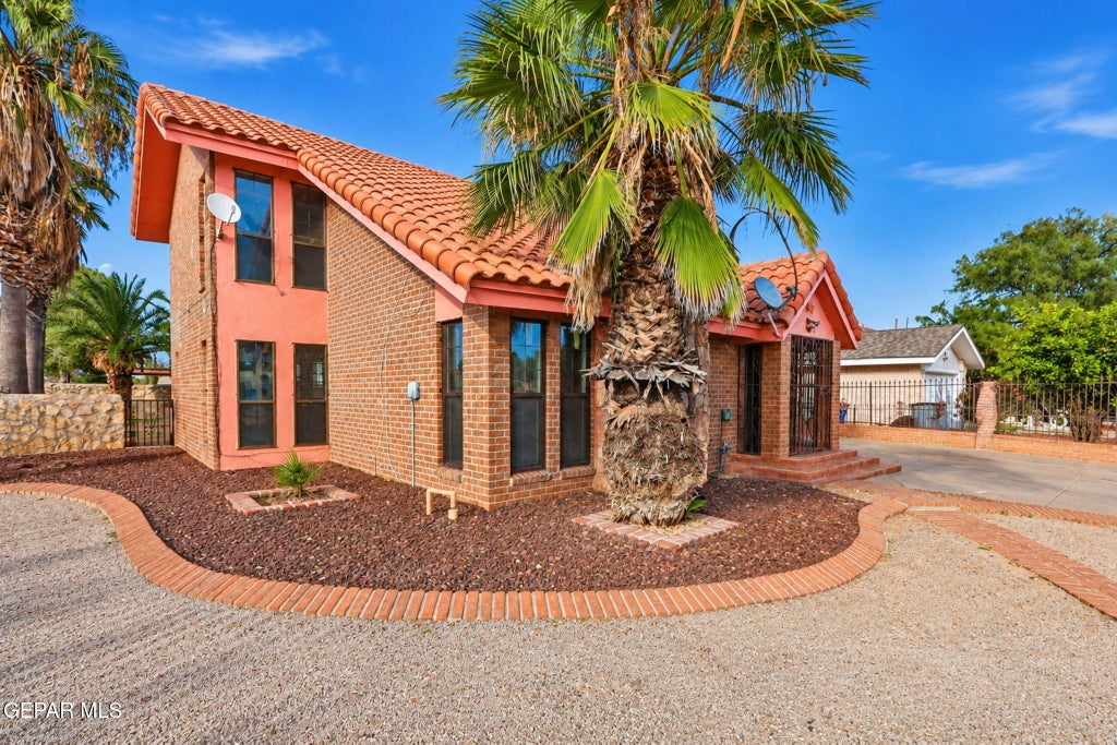 Photo of 11613 JAMES GRANT Drive, El Paso, TX 79936 (MLS # 953665)