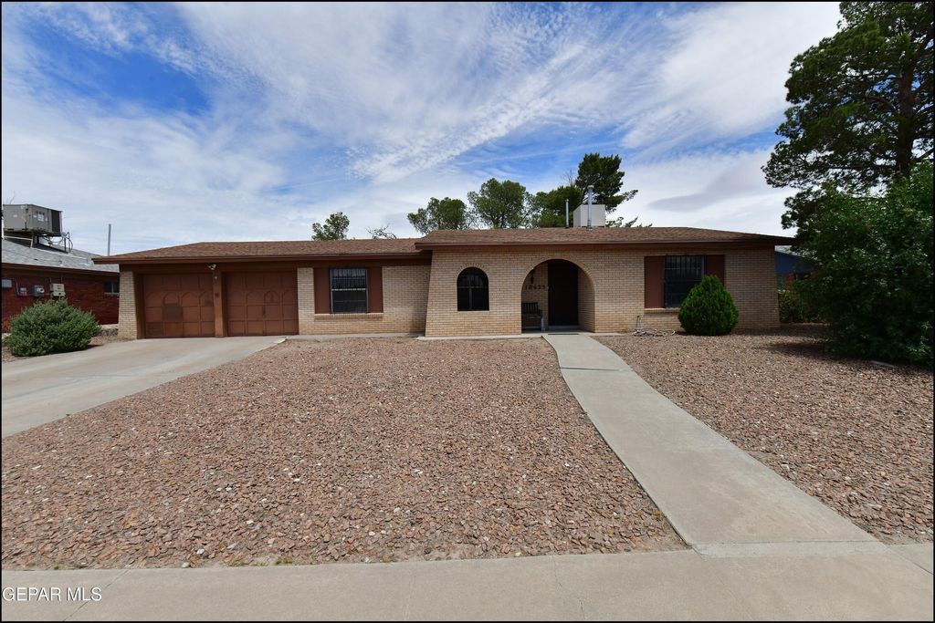 Photo of 10625 LAKEWOOD Avenue, El Paso, TX 79935 (MLS # 943396)