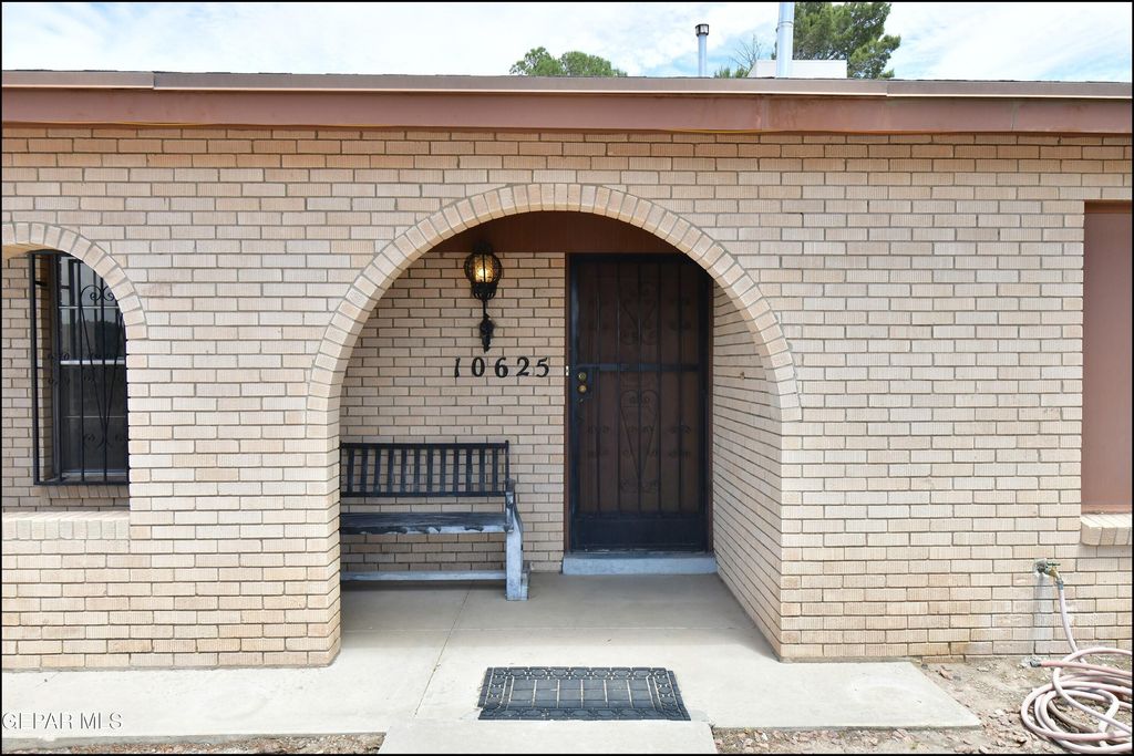 Photo of 10625 LAKEWOOD Avenue, El Paso, TX 79935 (MLS # 943396)