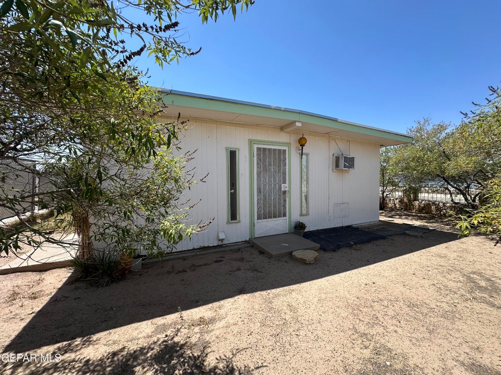 Photo of 200 DURRILL Road, El Paso, TX 79915 (MLS # 950801)