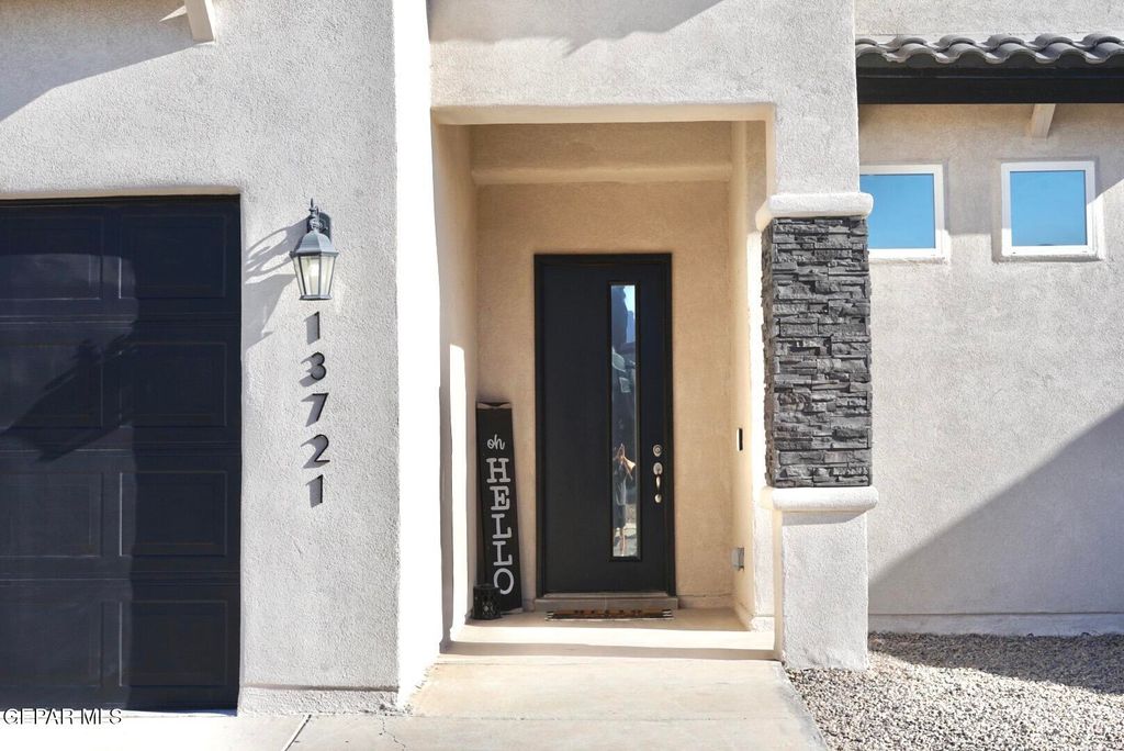 Photo of 13721 Villa Vista Avenue, Horizon City, TX 79928 (MLS # 941379)