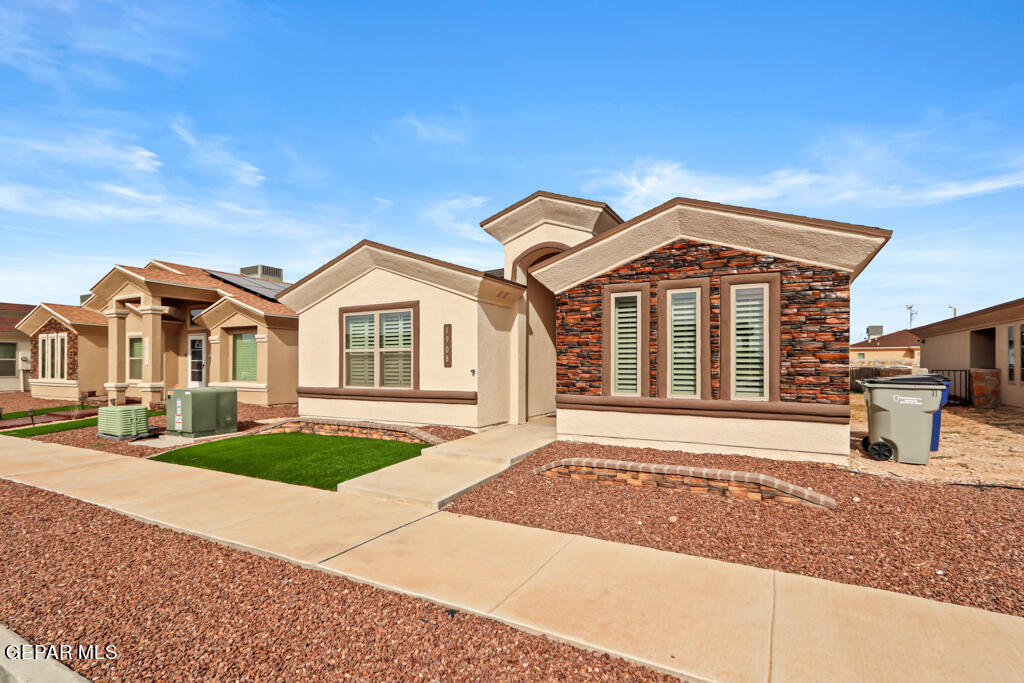 1908 THOMAS LACKLAND Street