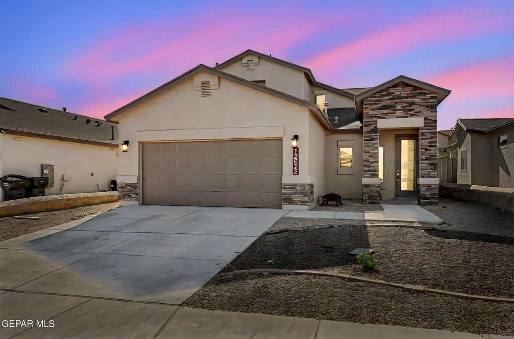 Photo of 12622 Zollinger Avenue, El Paso, TX 79928 (MLS # 939069)